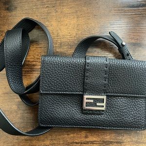 FENDI
Baguette Pouch